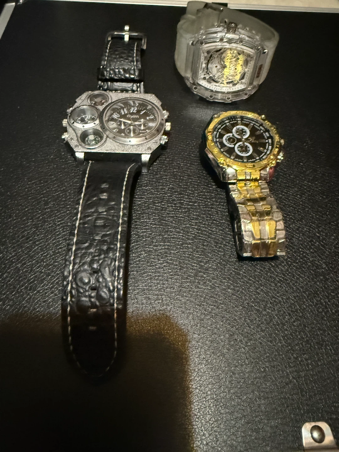 3 watch’s lot Oulm Quartz Watch with Compass and Multiple Dials - photo 3
