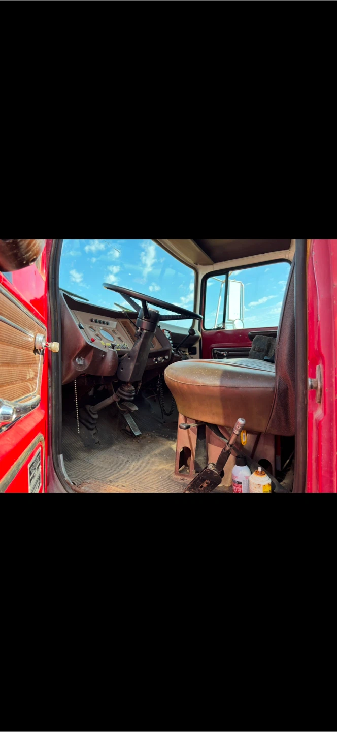 1978 FIRE PUMP TRUCK - photo 3