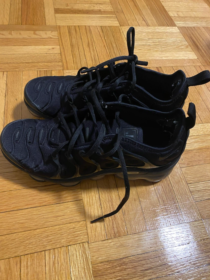 Black Nike Air VMs