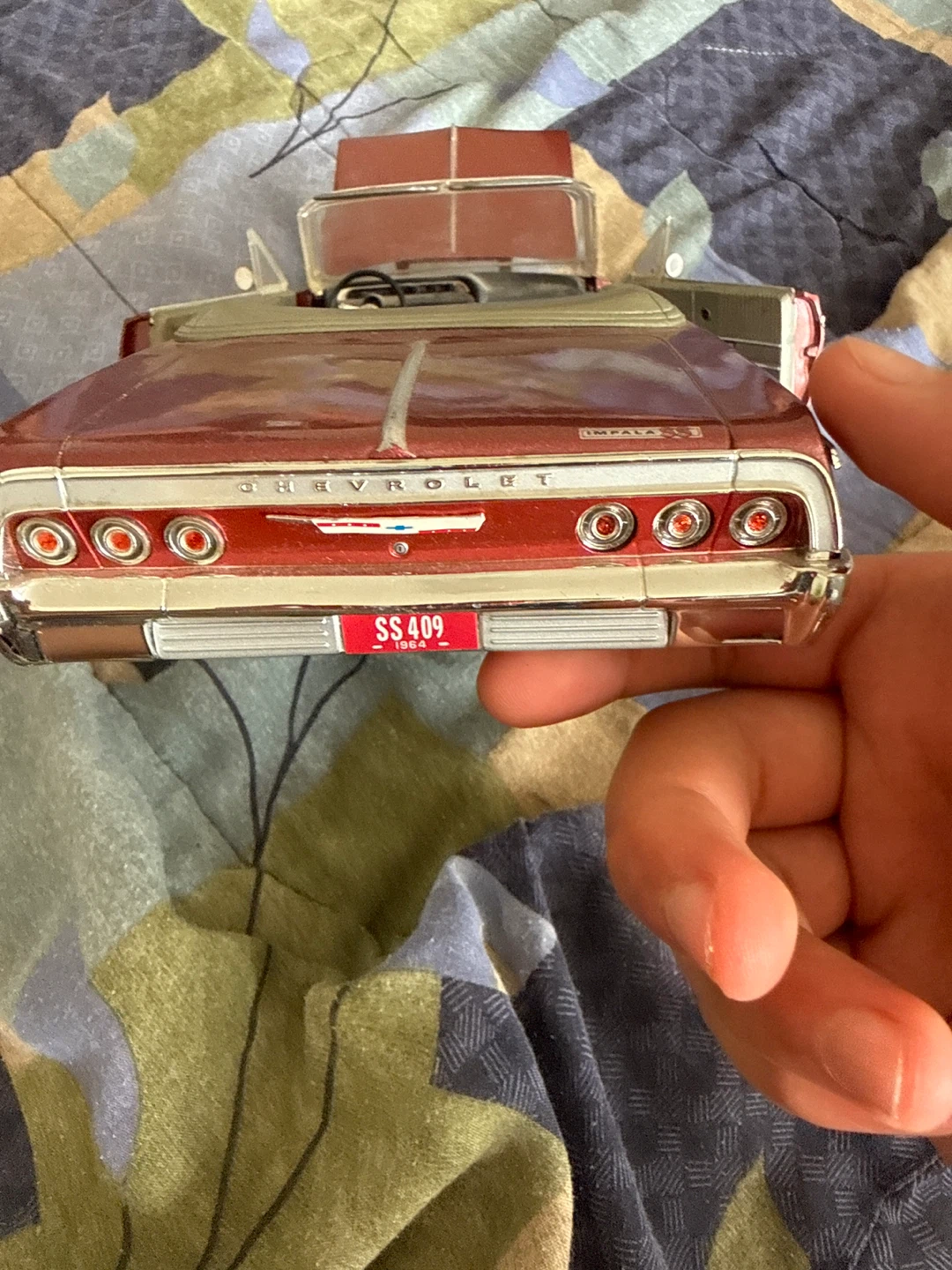 1964 Chevrolet Impala SS 409 Diecast Model Car - photo 4