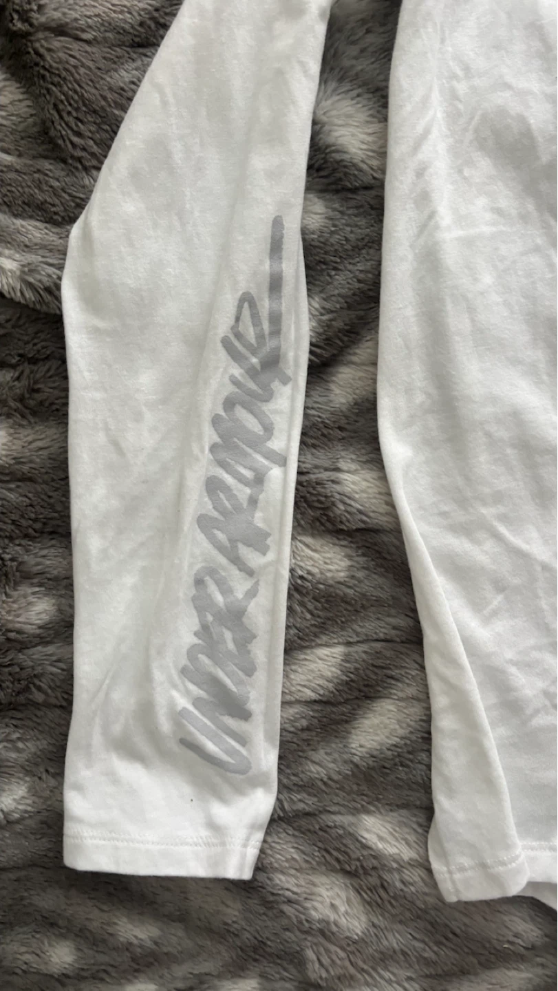 Under Armour white long sleeved workout top - photo 4
