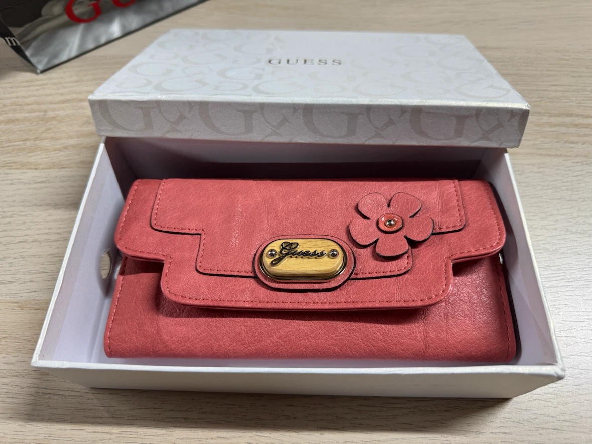 Guess Wallet - Pink