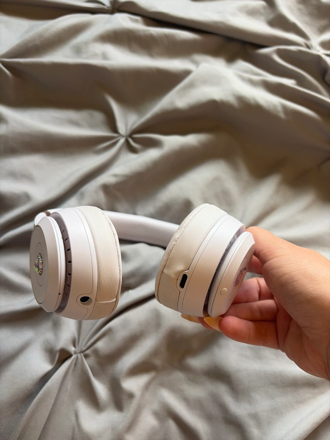 Beats Solo Headphones - White and Rose Gold - photo 2