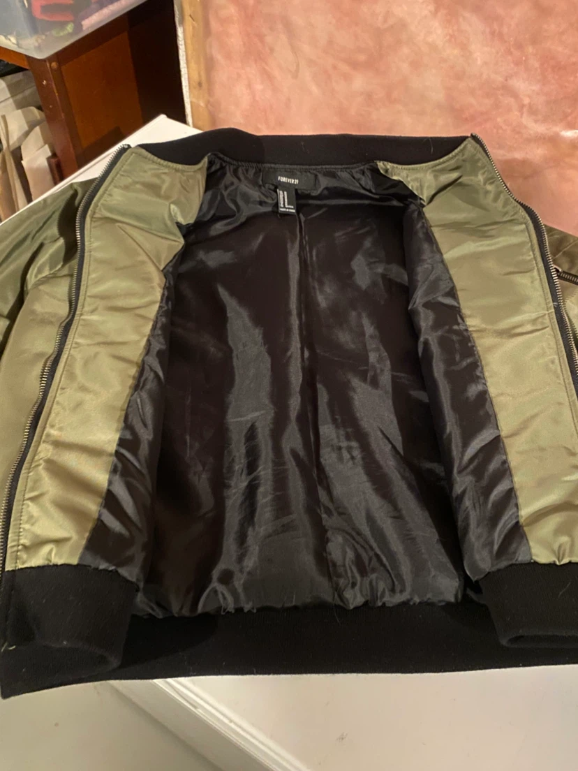Forever 21 Olive Green Bomber Jacket - photo 4