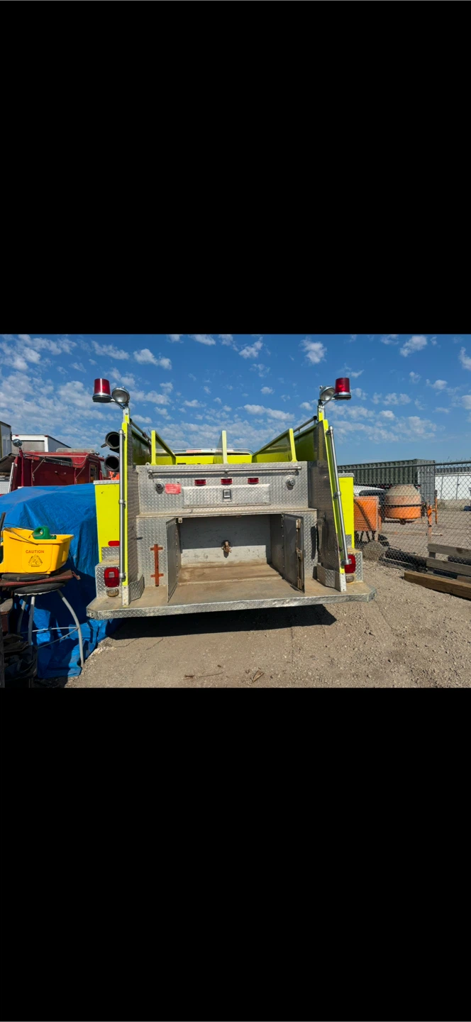 1979 FIRE PUMP TRUCK - photo 3
