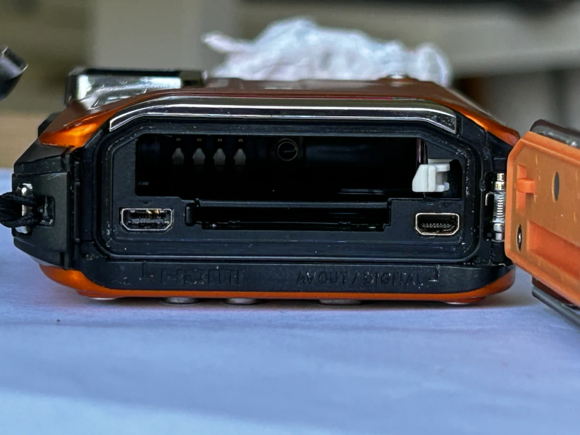 Panasonic Lumix DMC-TS4 Camera - Waterproof, Freezeproof - photo 4