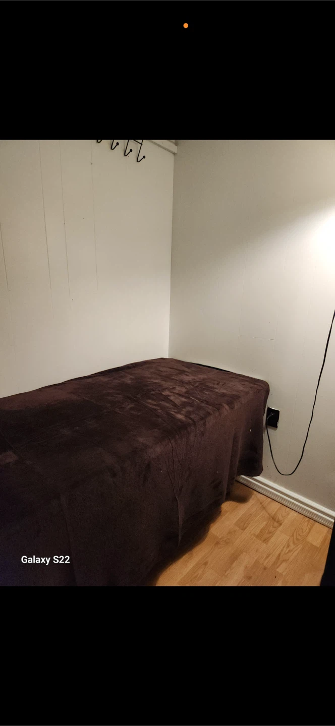 Room for Rent@Warden and Sheppard Ave