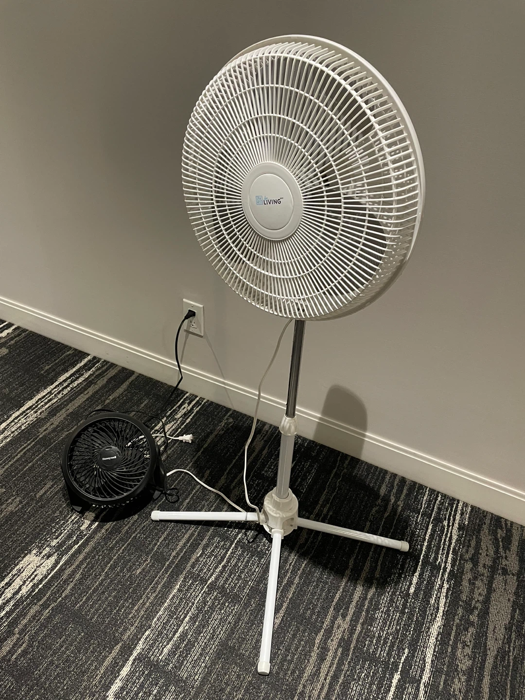 2 Stand Fans - photo 2