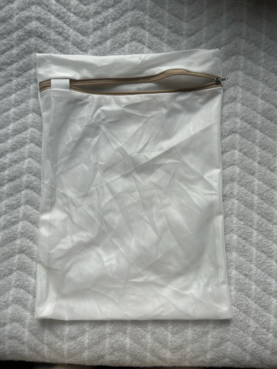 White Mesh Laundry Bag with Zipper