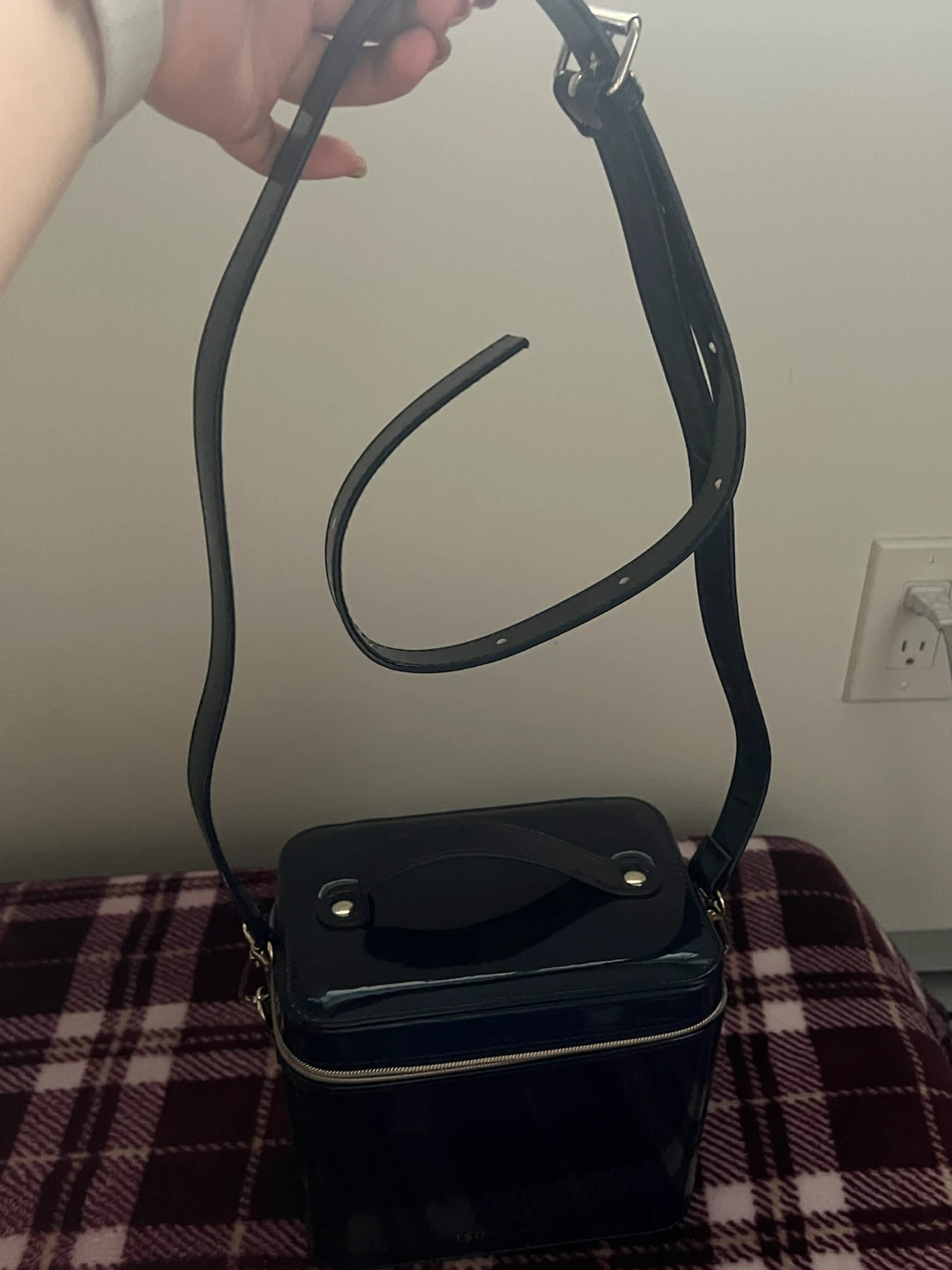 Estee Lauder Patent Leather Vanity Bag - photo 4