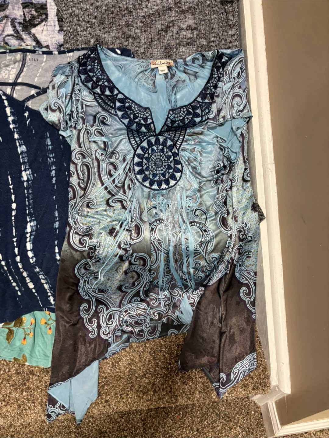 Lot of 8 Women's Short Sleeve Tunic Style tops - photo 4