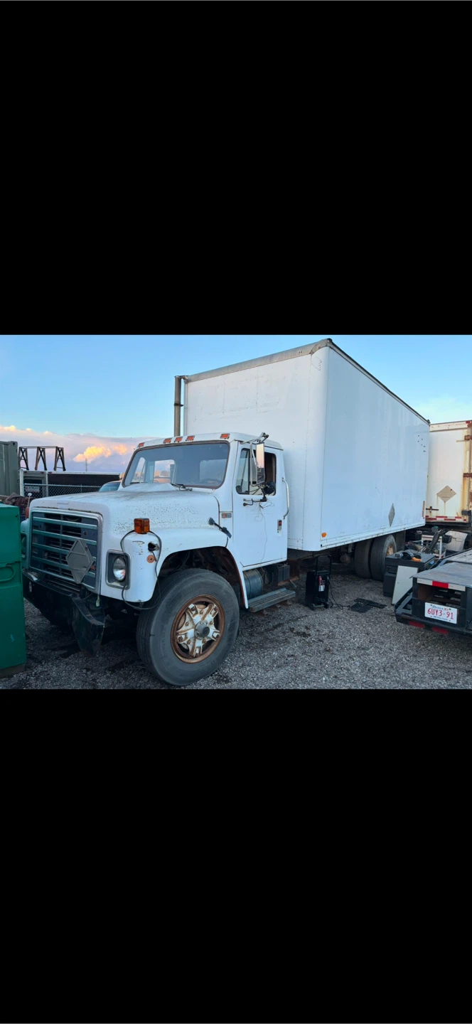 26 ft long moving truck box