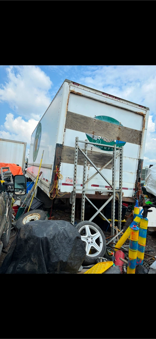 26 ft long moving truck box - photo 4
