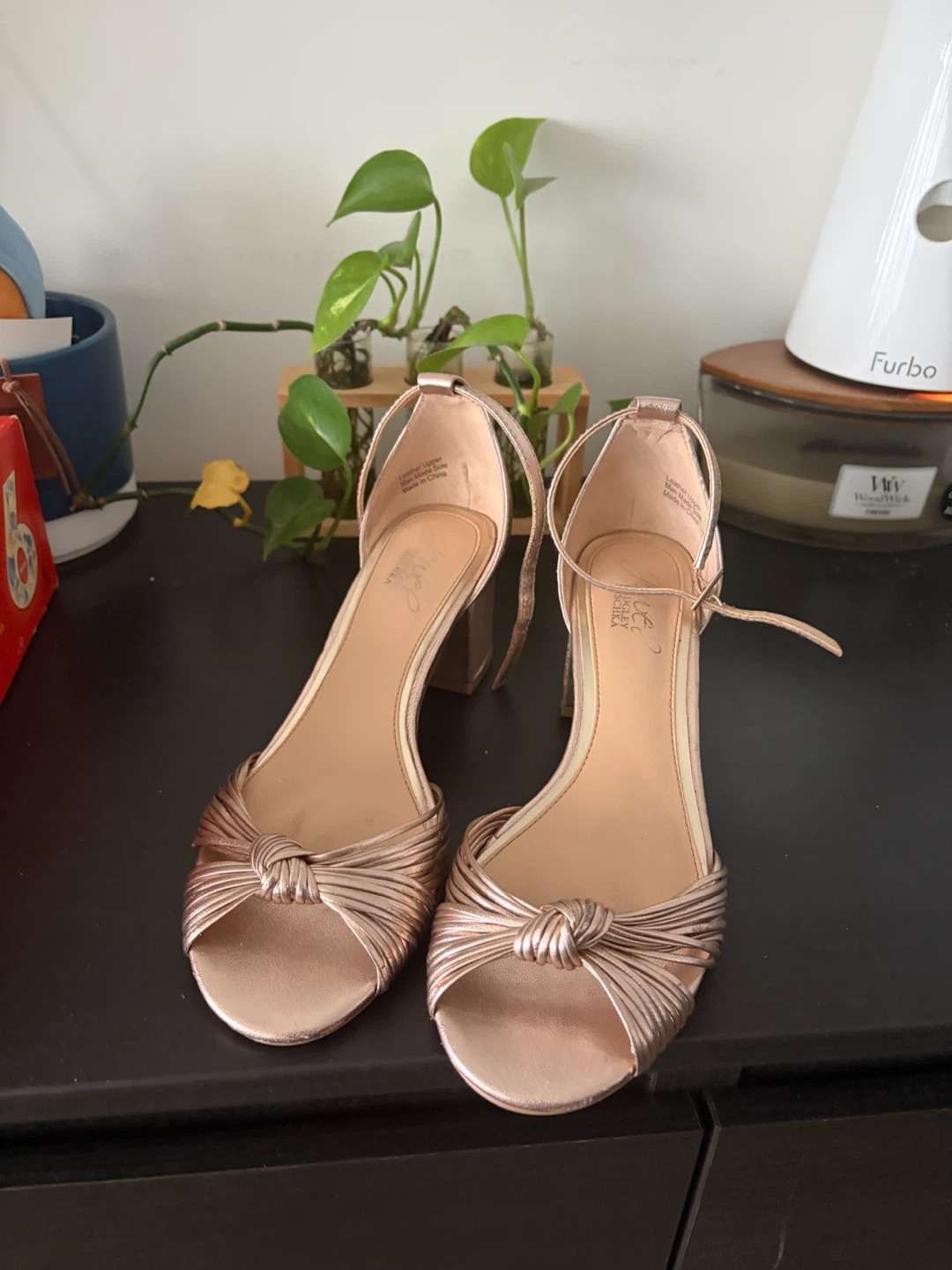 Badgley Mischka Sandals Gold Size 5.5