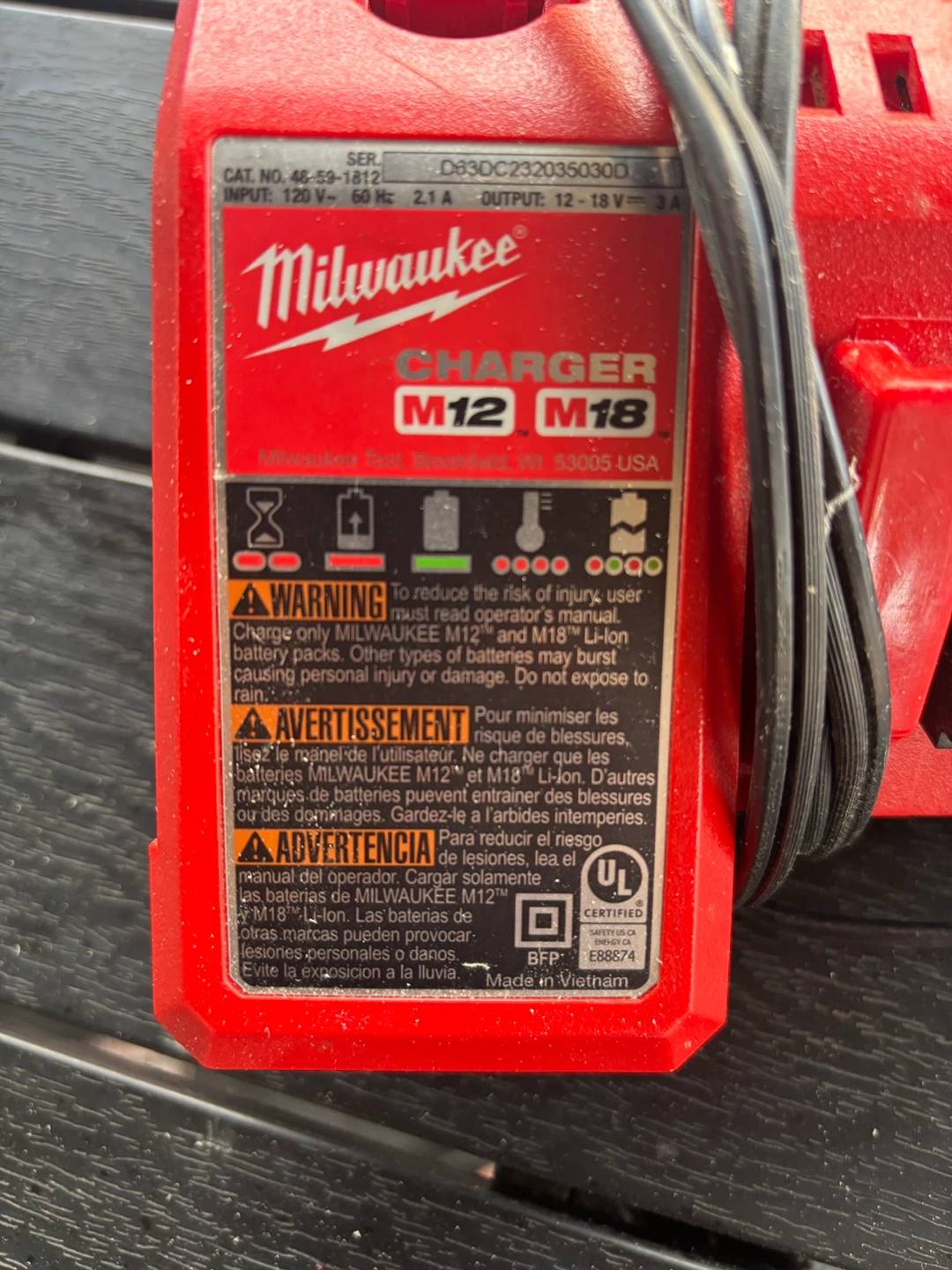 Milwaukee M12/M18 Charger - photo 2