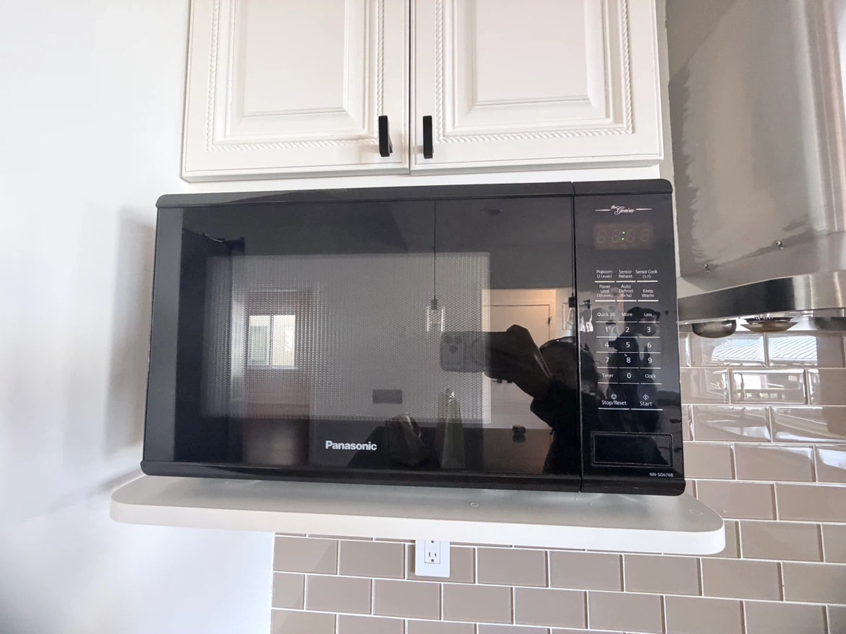 Panasonic Microwave NN-SG676B