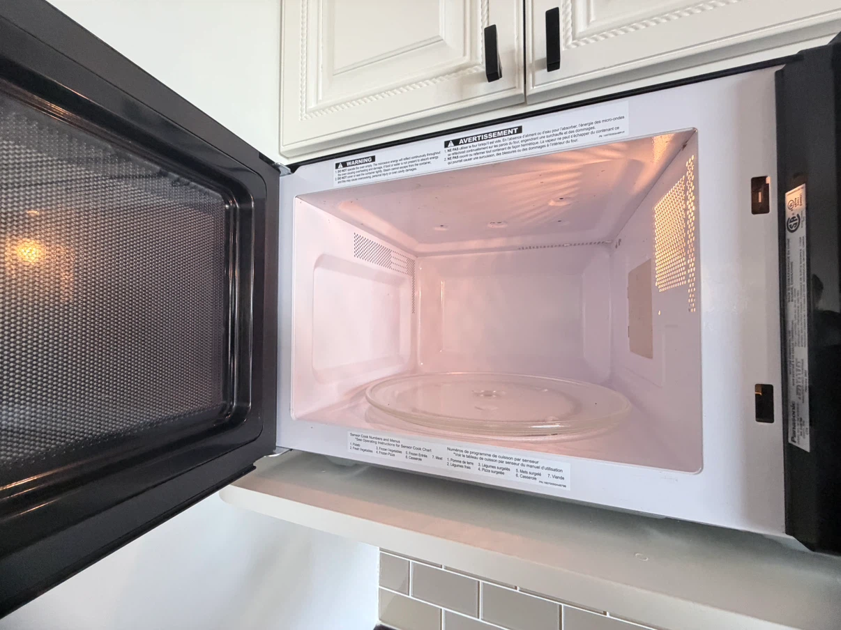 Panasonic Microwave NN-SG676B - photo 2