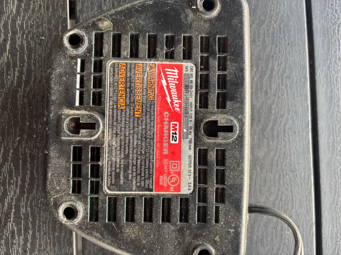 Milwaukee M12 Charger - photo 3
