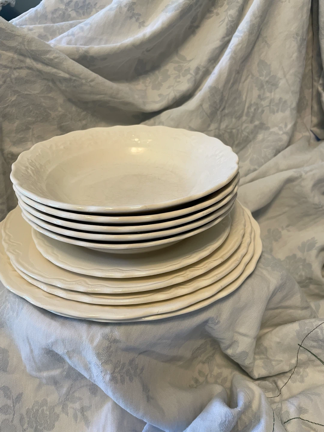 Set of 10 vintage Cream Ceramic Dinnerware Plates - photo 2