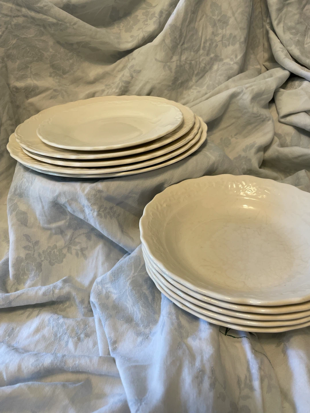 Set of 10 vintage Cream Ceramic Dinnerware Plates - photo 3