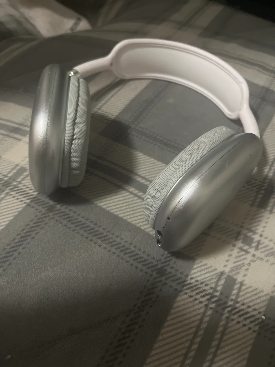 Silver Over-Ear Headphones - photo 2