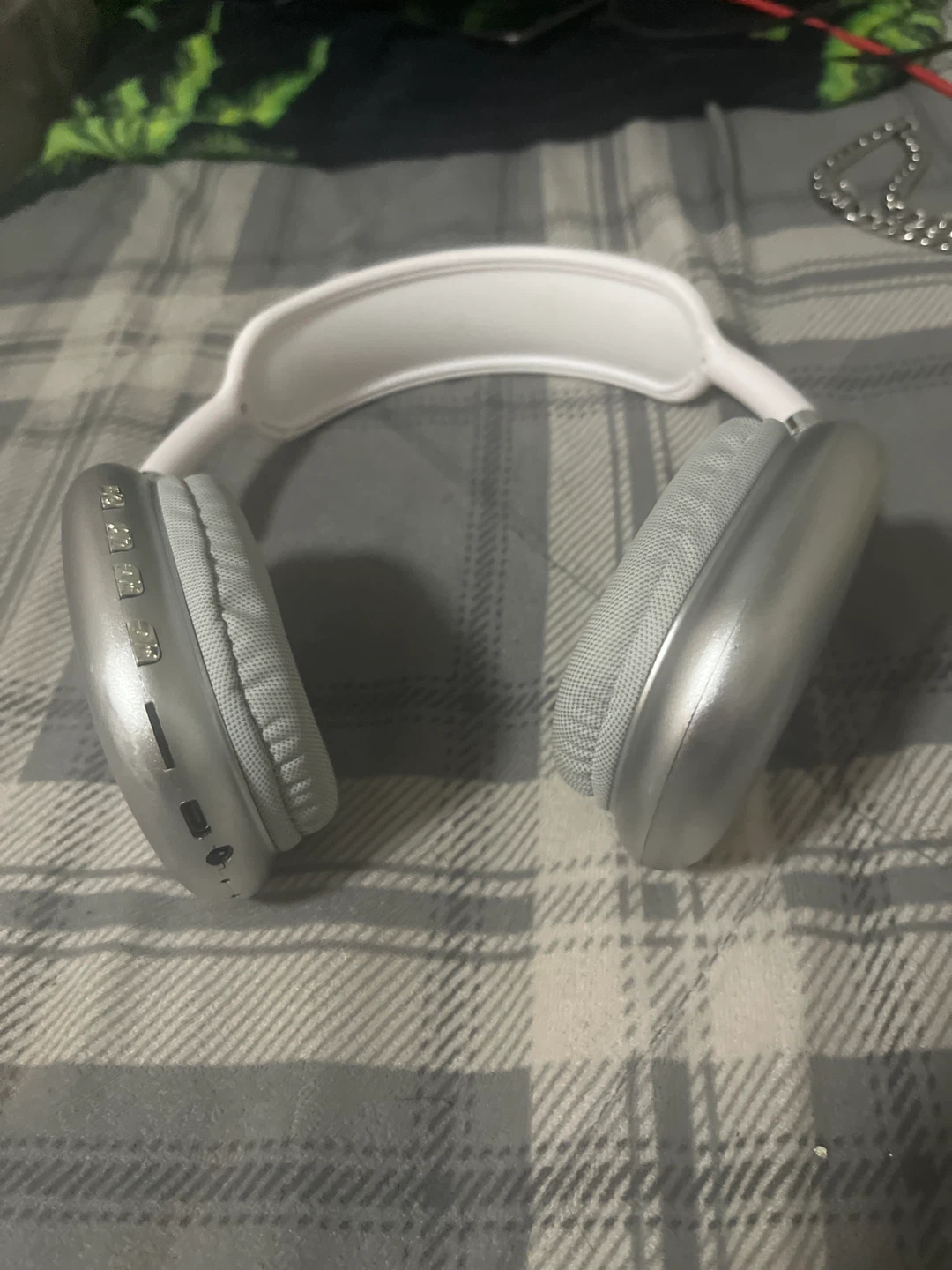 Silver Over-Ear Headphones - photo 5