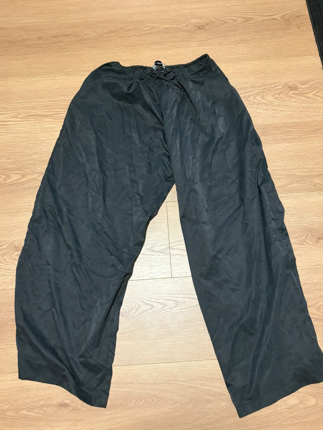 Woman’s Black Wide Leg Pants