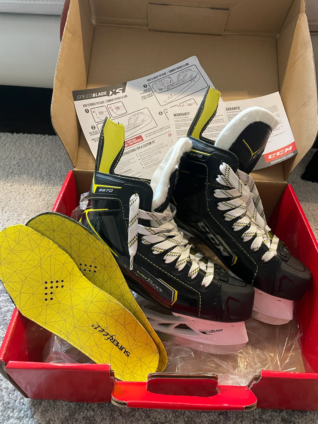 CCM Super Tacks 9370 Junior Hockey Skates - Size 5 EE - photo 4