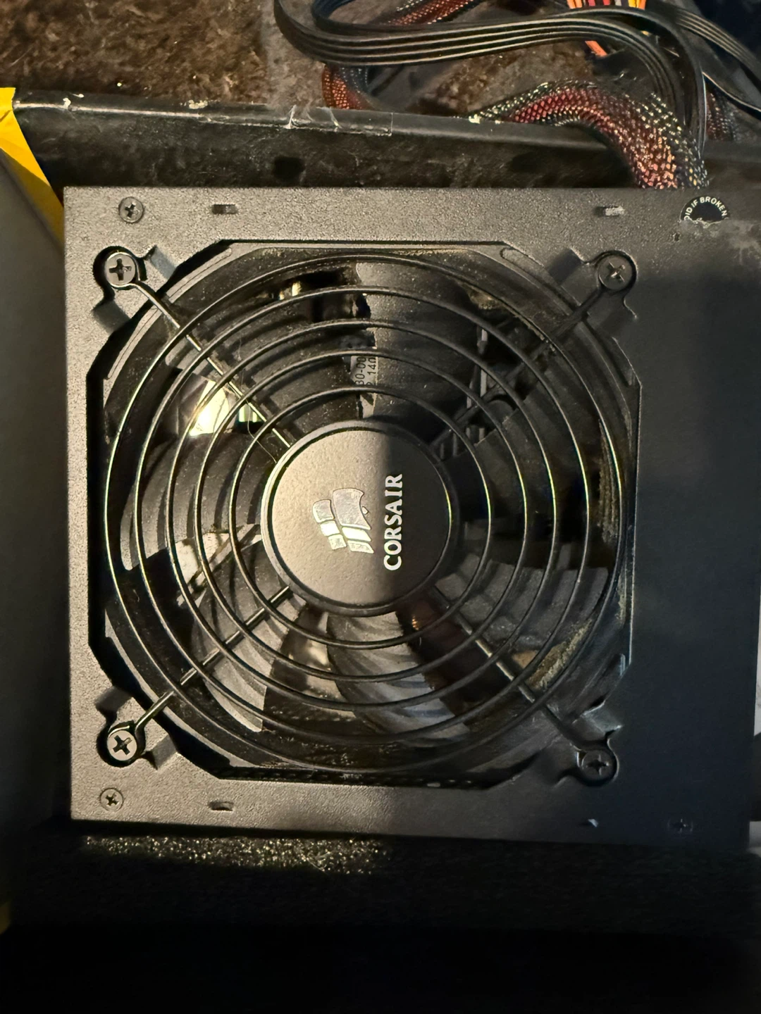 Corsair CS750M Semi-Modular Power Supply - photo 4