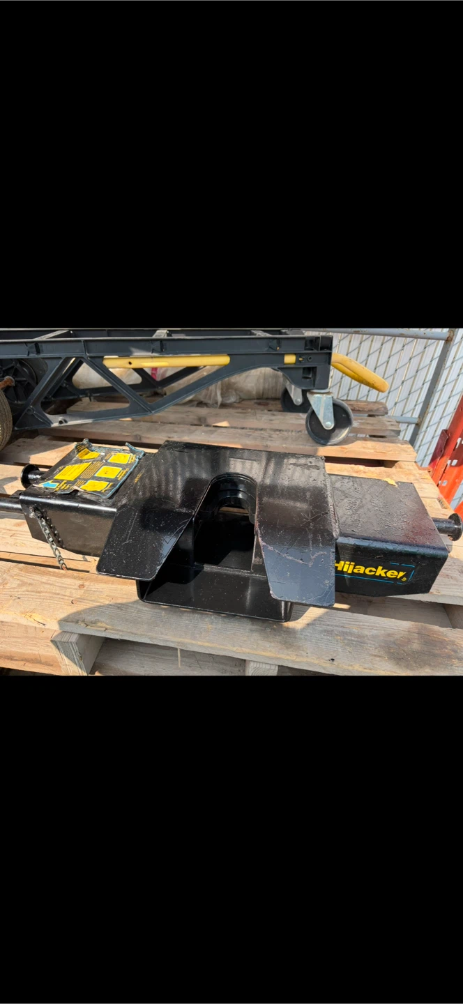 Fifth Wheel Hitches abd misc hitch parts - photo 3