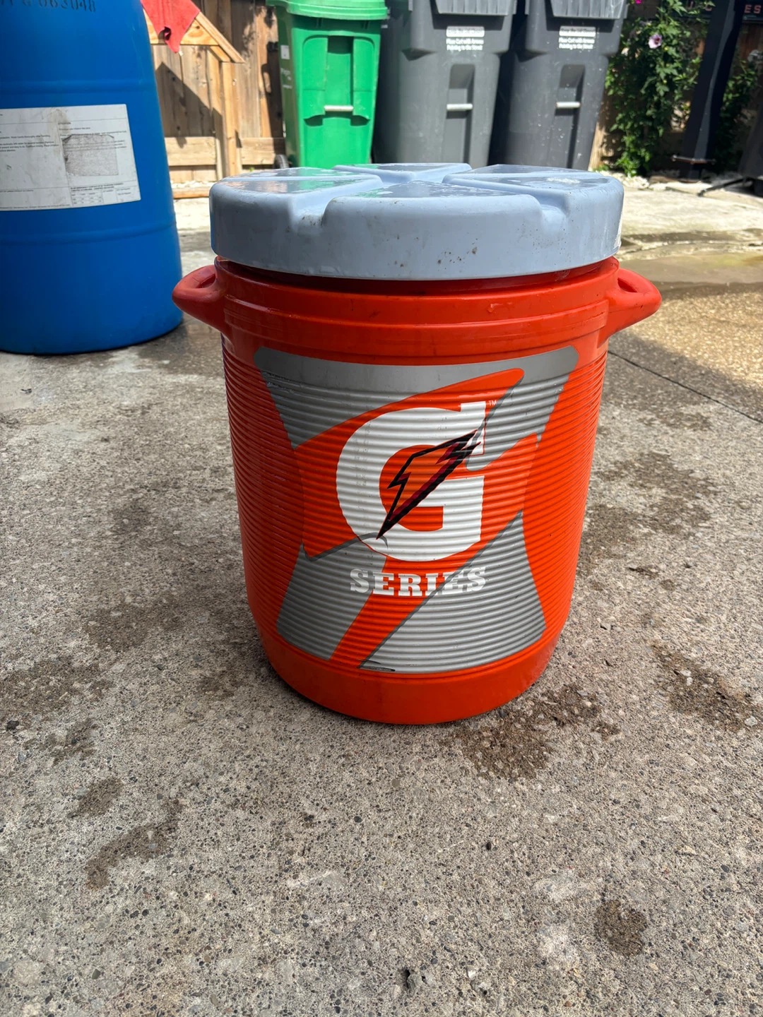10 Gallon Upright Cooler