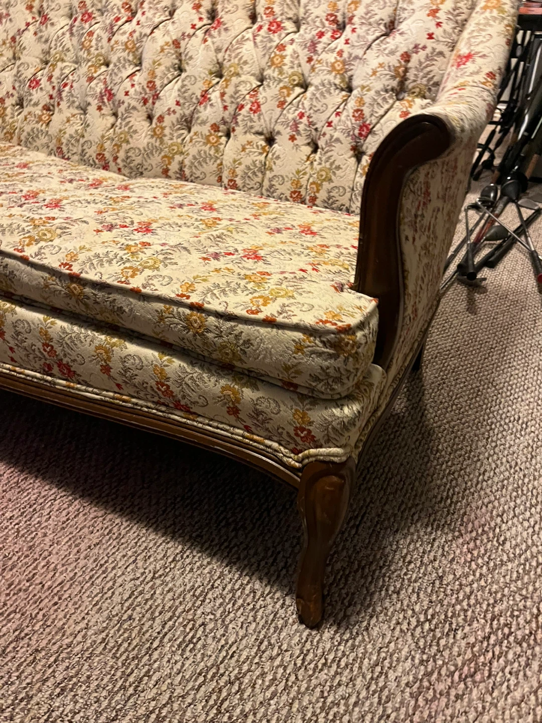 Vintage Floral Print Loveseat - photo 3