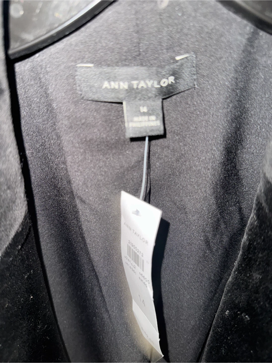 Ann Taylor Black Velvet Blazer Size 14 - photo 4