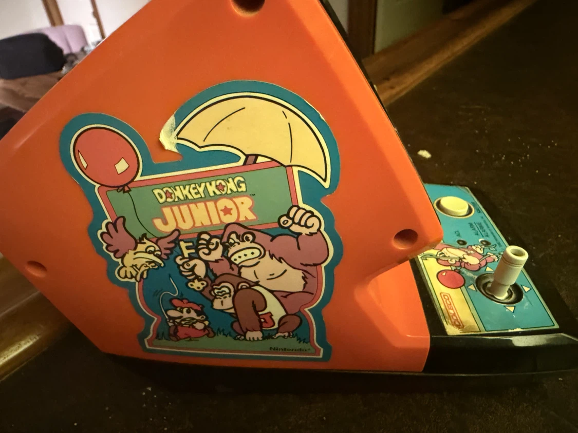 Coleco Donkey Kong Jr. Mini Arcade Game 1982 - photo 2