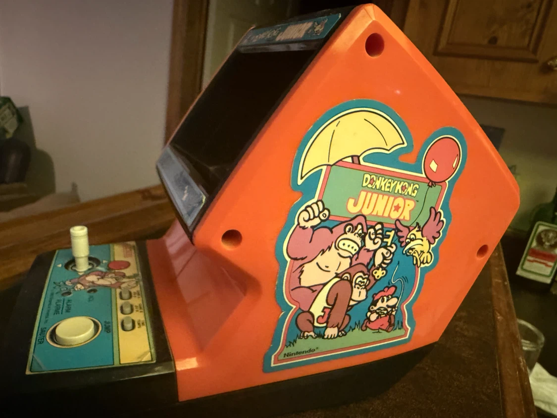 Coleco Donkey Kong Jr. Mini Arcade Game 1982 - photo 3