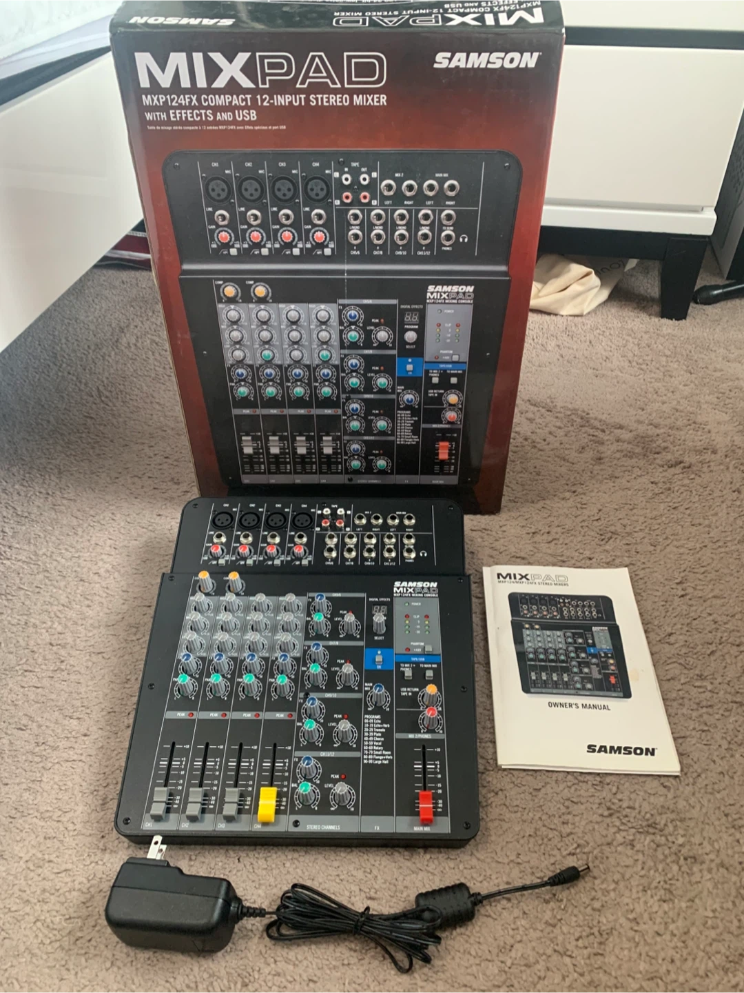 Samson Mixpad MXP124FX 12-Channel Stereo Mixer