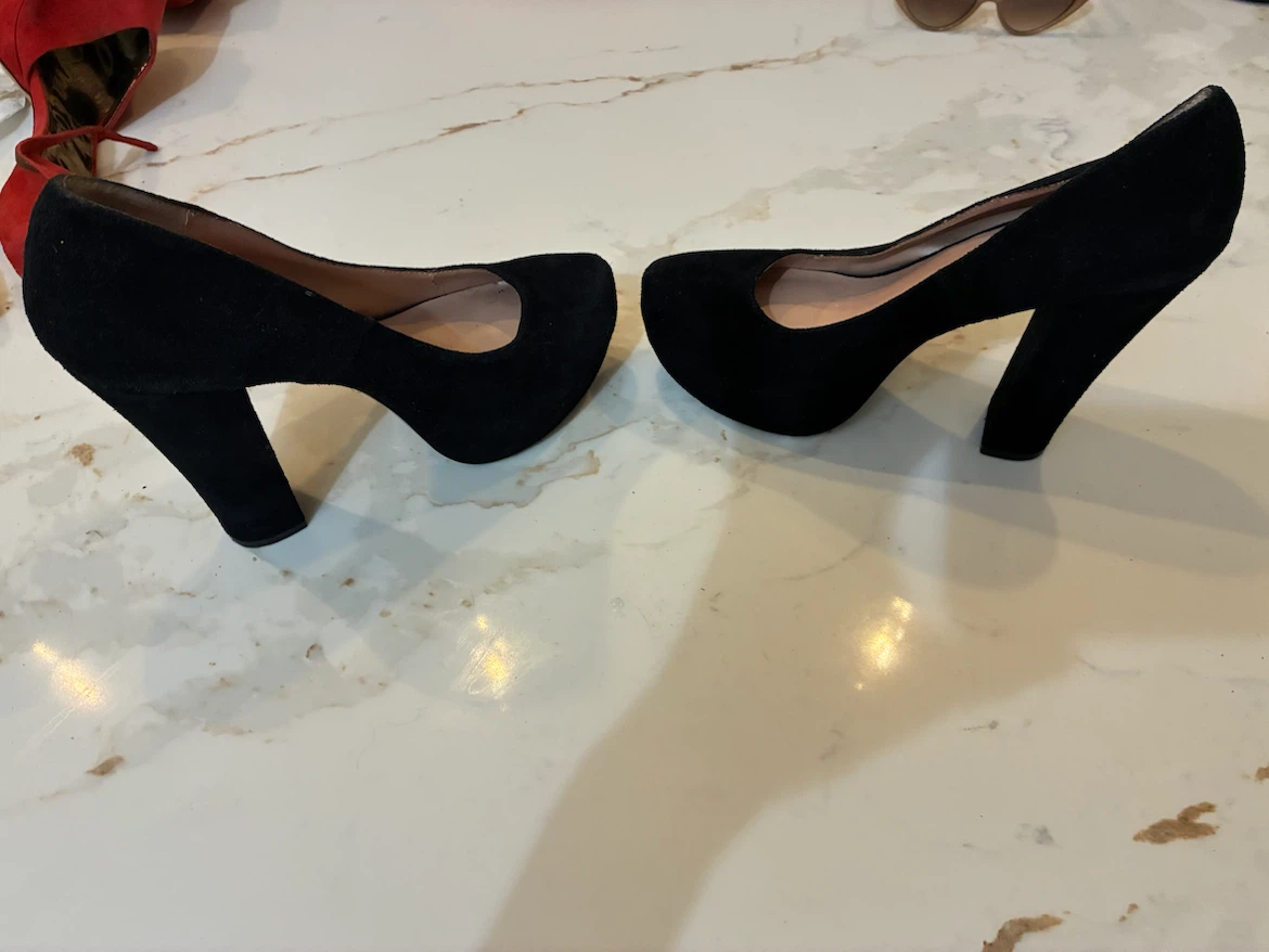 Betsy Johnson Sophia Black Suede Platform Pumps 8.5M - photo 2