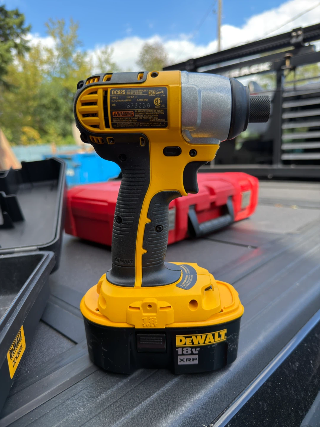 Dewalt DC825 1/4" Cordless Impact Driver - photo 5