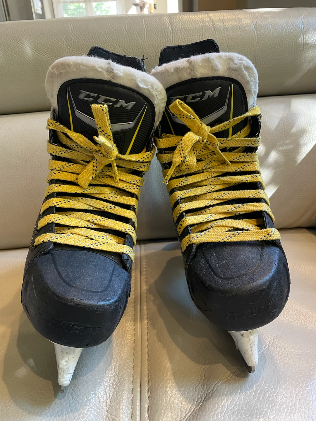 CCM 9060 Hockey Skates - Size 2.5 - photo 2
