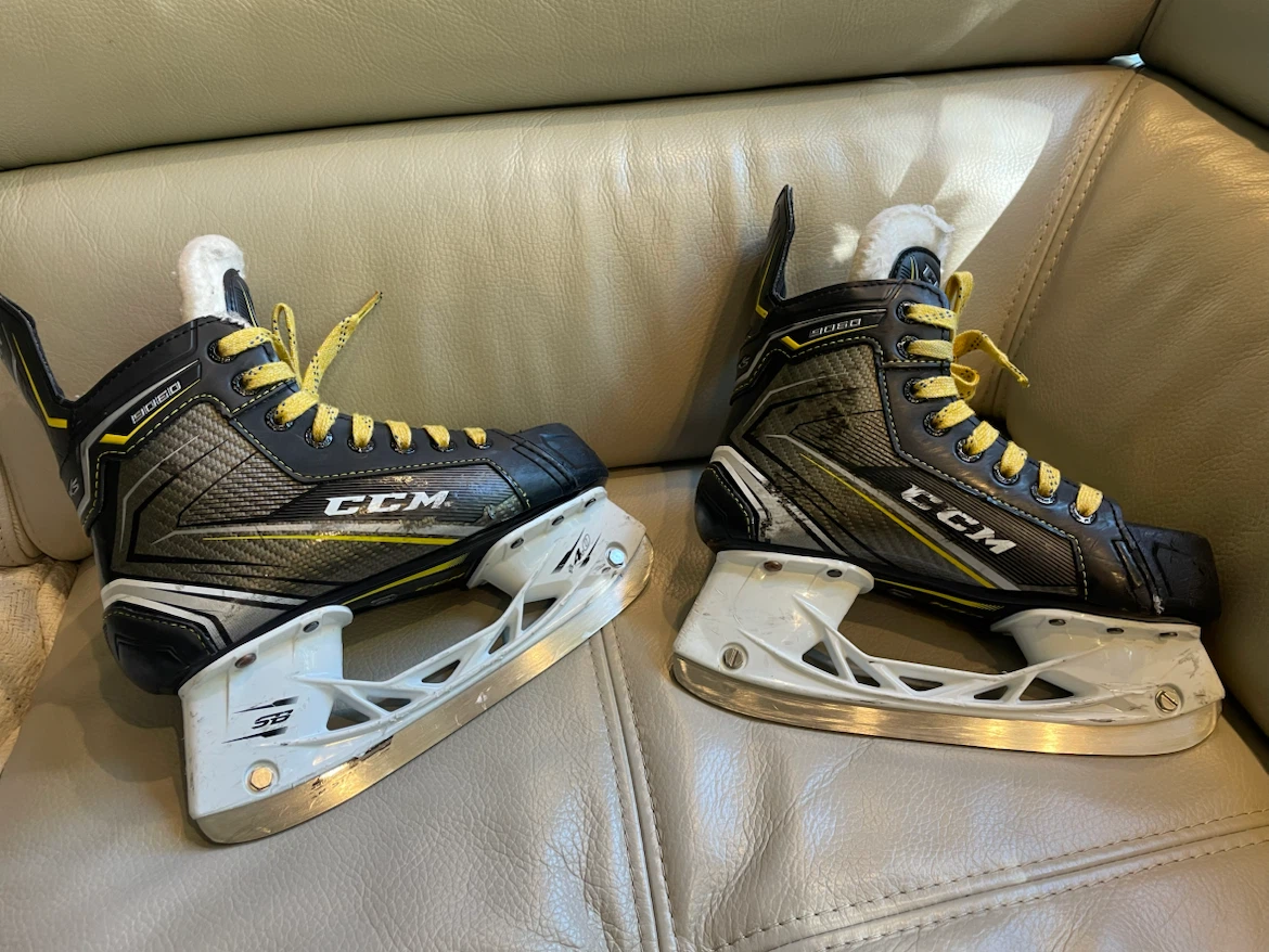CCM 9060 Hockey Skates - Size 2.5 - photo 3