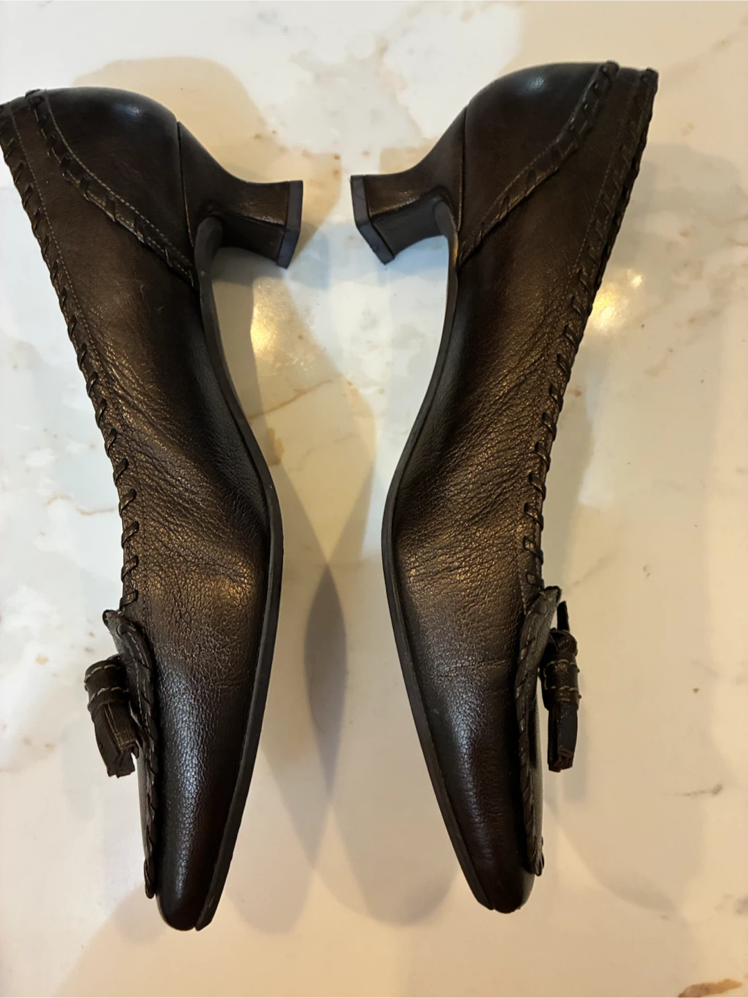 Stuart Weitzman Brown Leather Tassel Pumps – Size 9 - photo 2