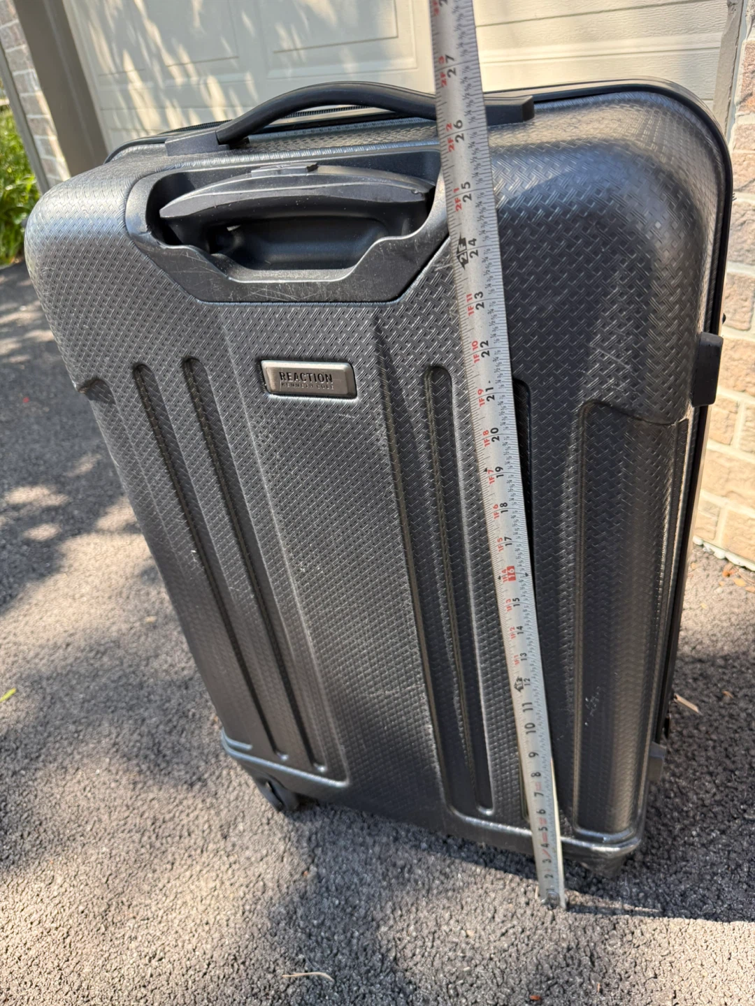 Kenneth Cole Reaction Black Hardside Spinner Suitcase - photo 3