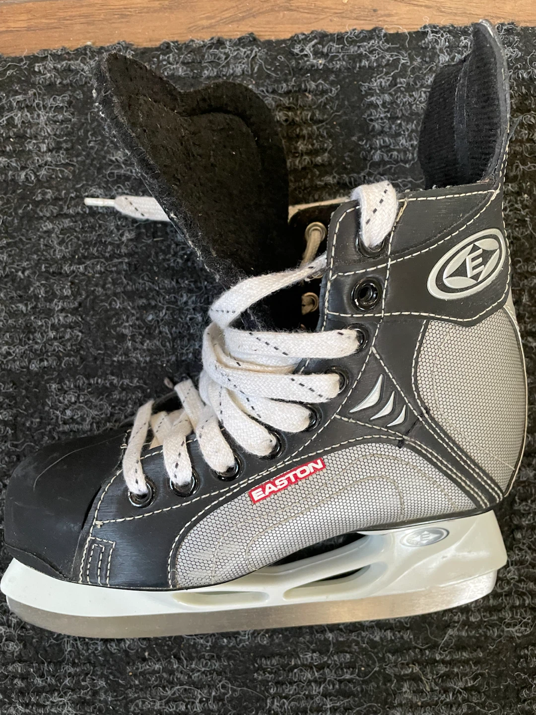 Easton Hockey Skates Size 2