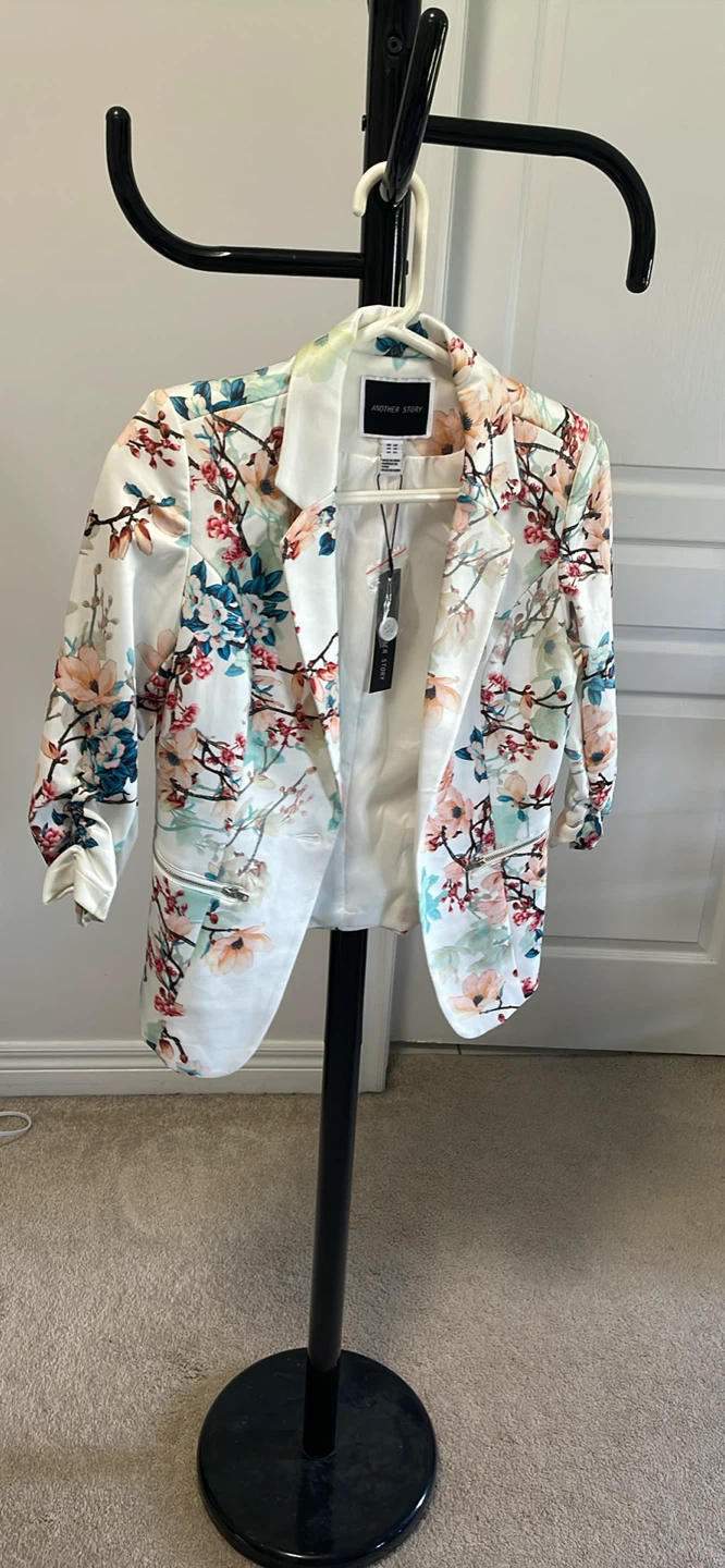 Ladies Floral Blazer size xs