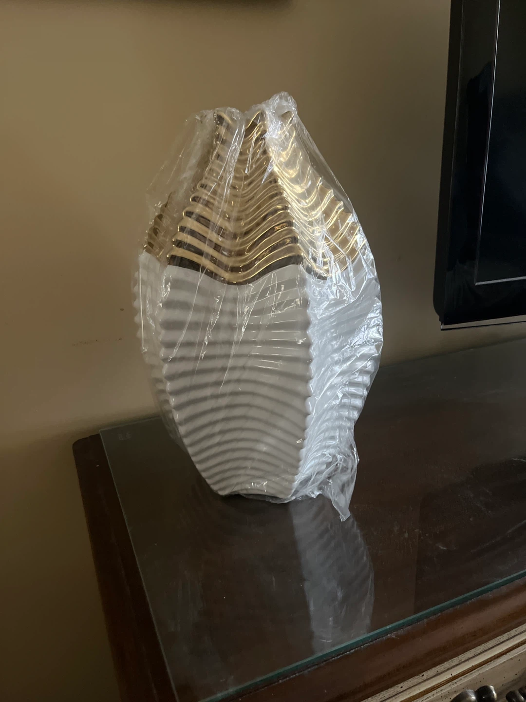BNIB Stunning Modern Luxury White & Gold 15" Vase - Deal! - photo 2