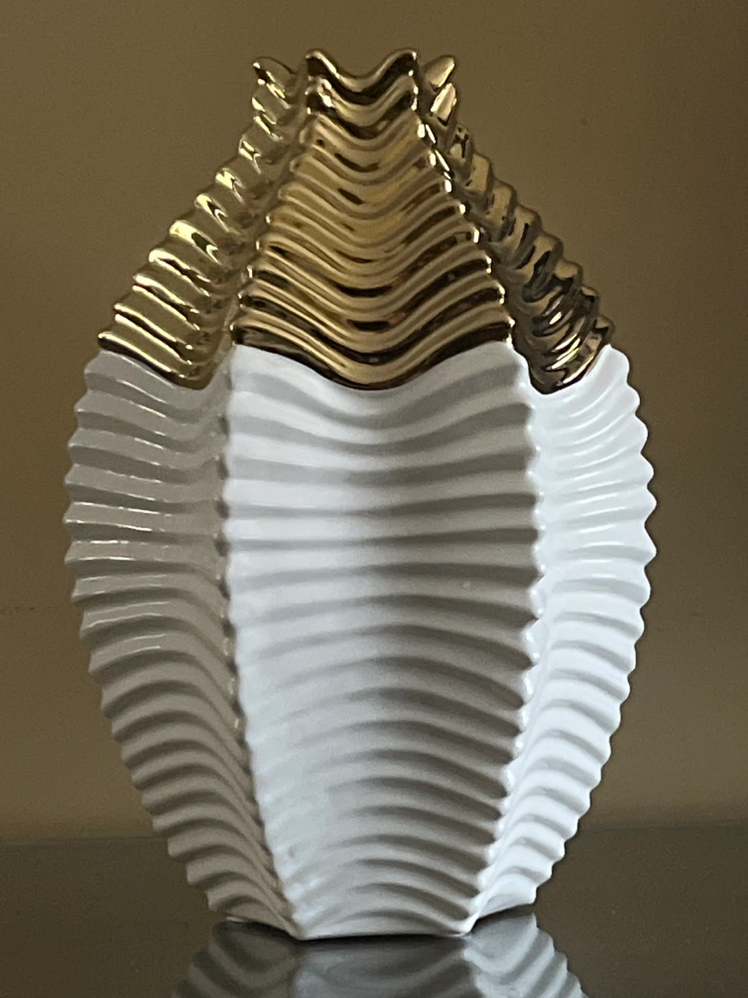 BNIB Stunning Modern Luxury White & Gold 15" Vase - Deal!