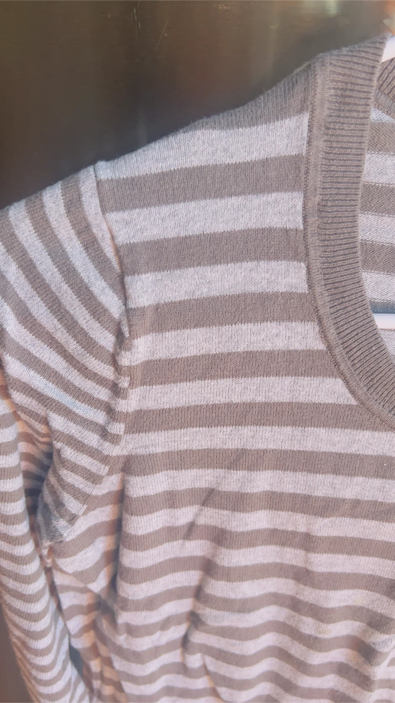 GAP Girl’s Striped Long Sleeve Sweater Size M - photo 3