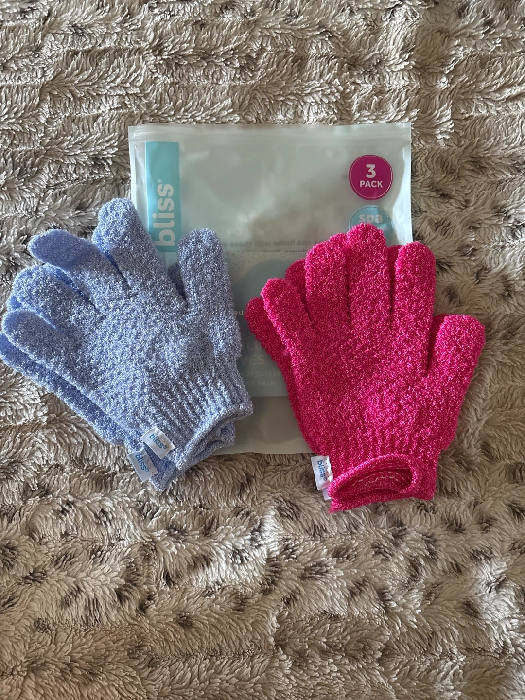 Bliss Face + Body Exfoliating Gloves - photo 2