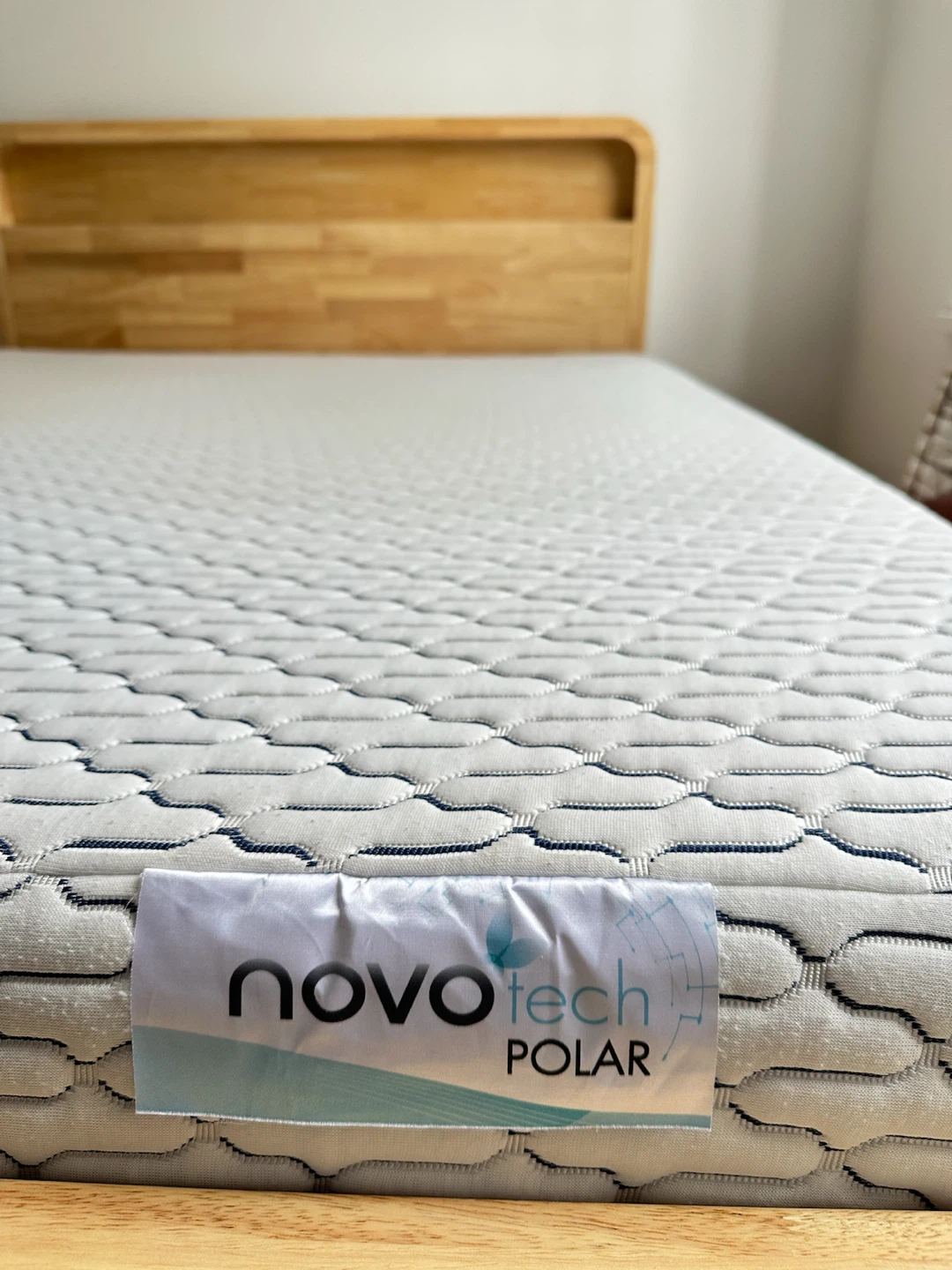 Serta & Novo Tech Polar Mattress with Wooden Shelf Bed Frame - photo 3