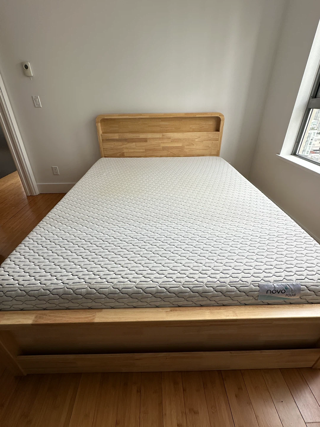 Serta & Novo Tech Polar Mattress with Wooden Shelf Bed Frame - photo 4